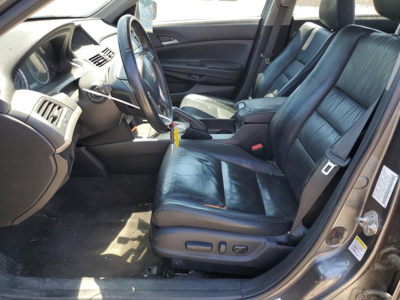 1HGCP2F69BA018575 2011 Honda Accord Se