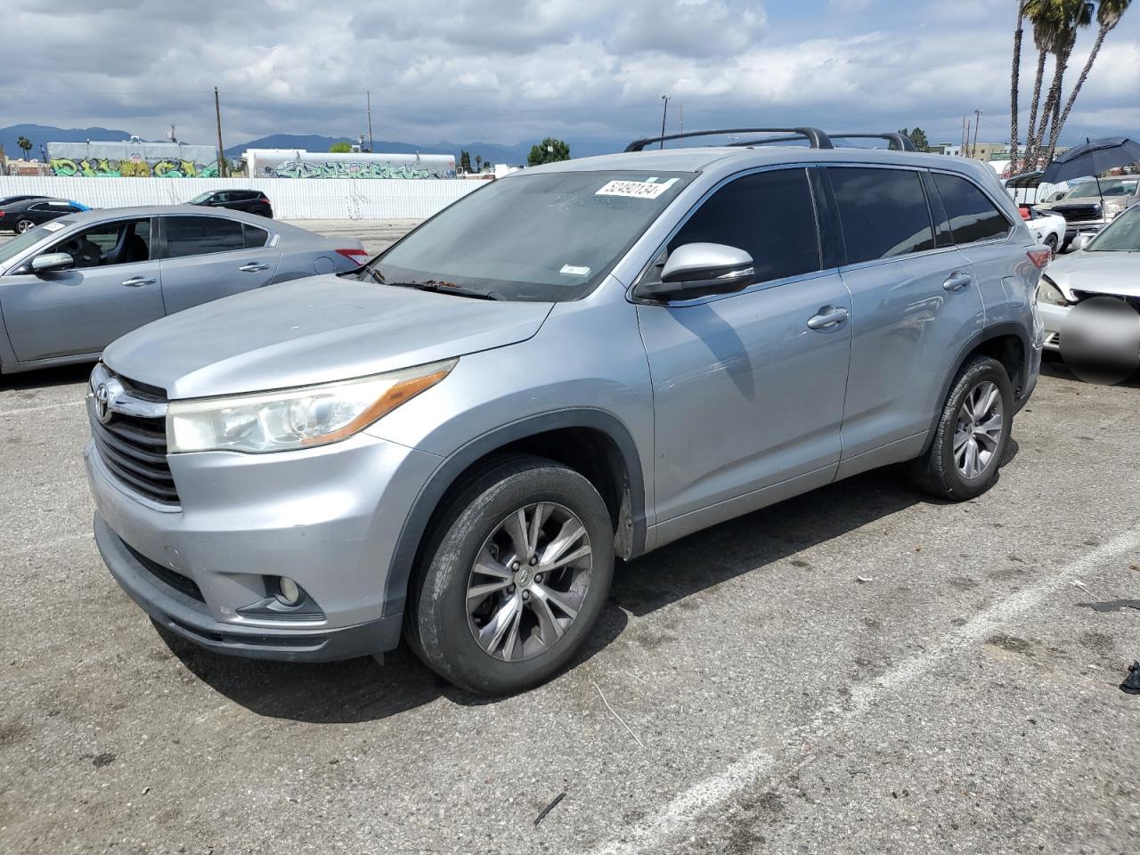 2015 Toyota Highlander Le vin: 5TDZKRFHXFS046668