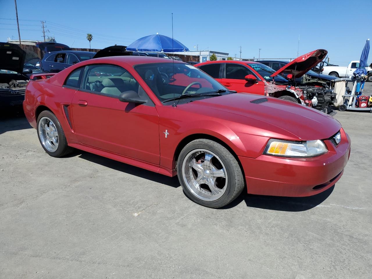 1FAFP4042YF272967 2000 Ford Mustang