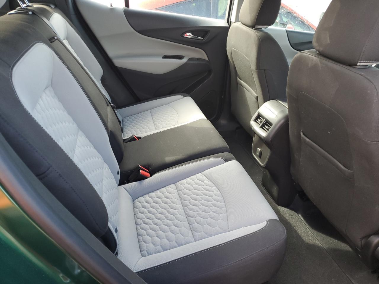 2GNAXHEV0J6227921 2018 Chevrolet Equinox Ls