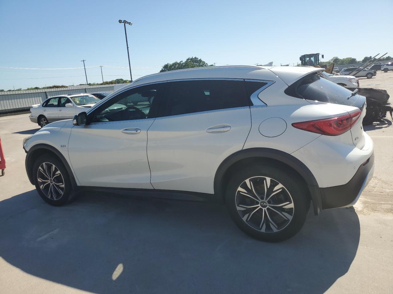 SJKCH5CR4HA030215 2017 Infiniti Qx30 Base