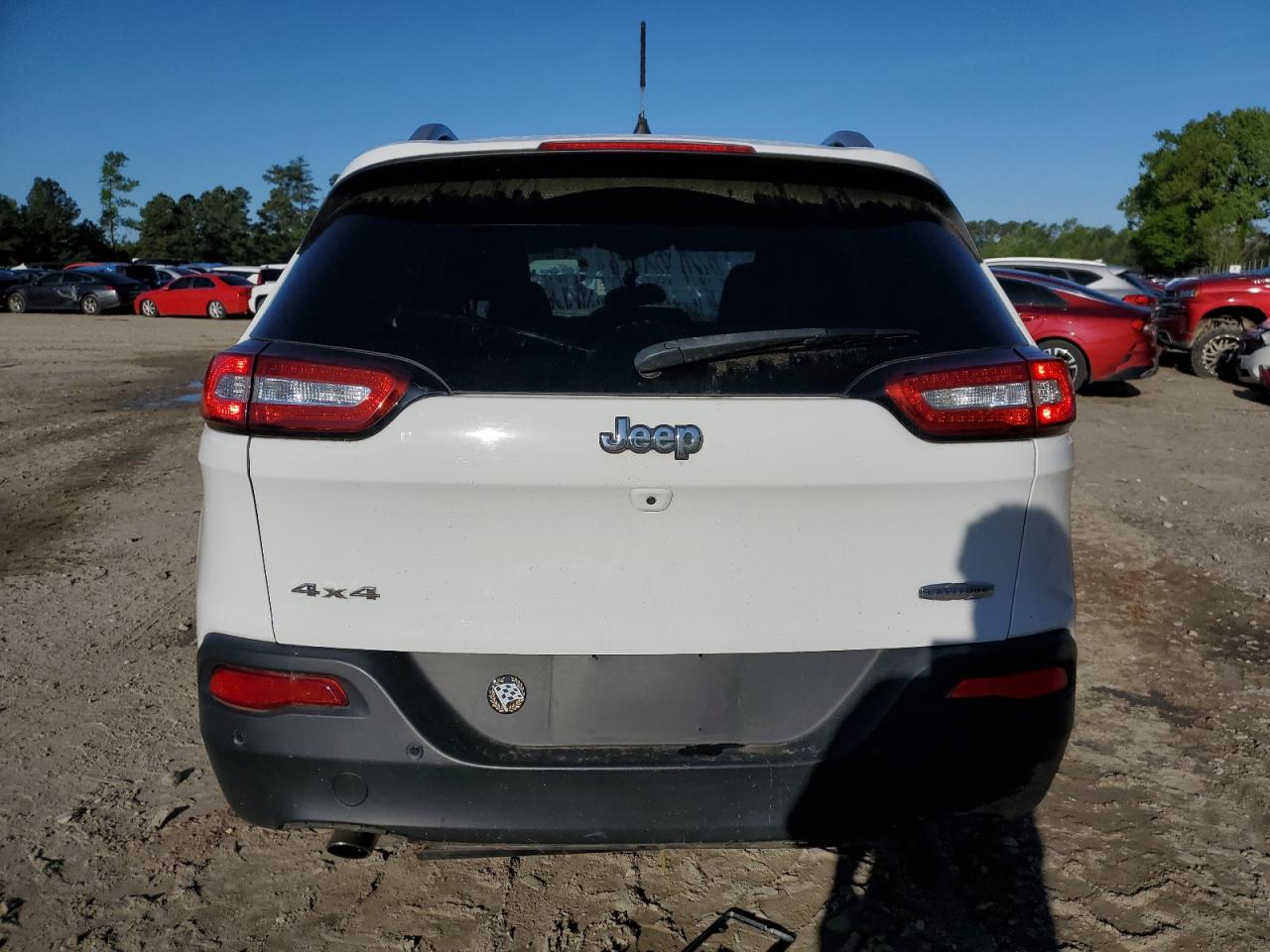 1C4PJMCB9GW268682 2016 Jeep Cherokee Latitude