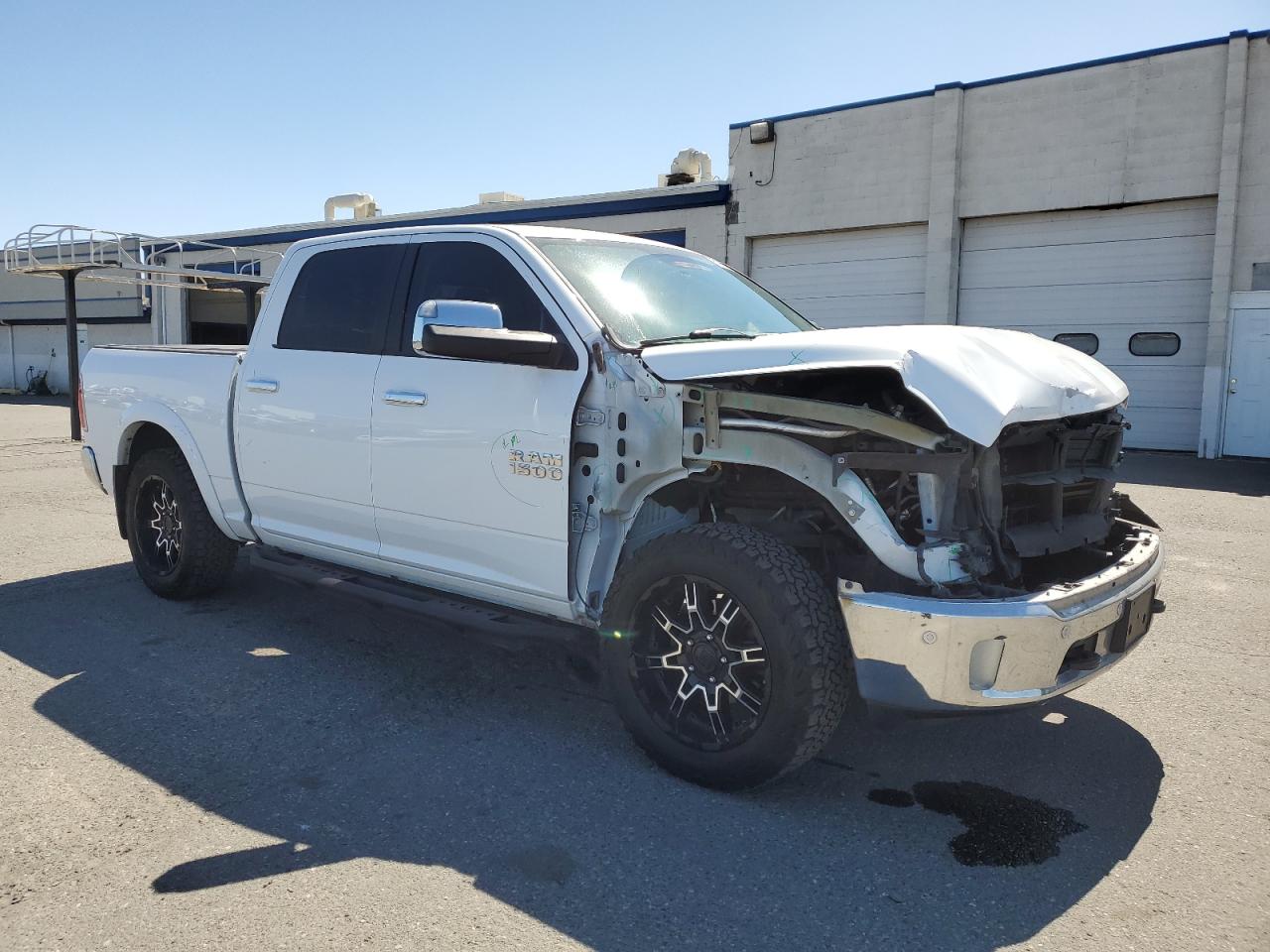 1C6RR7NT7FS644043 2015 Ram 1500 Laramie