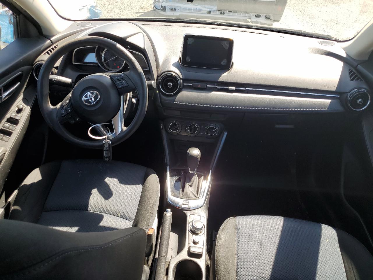 3MYDLBYV0JY319783 2018 Toyota Yaris Ia