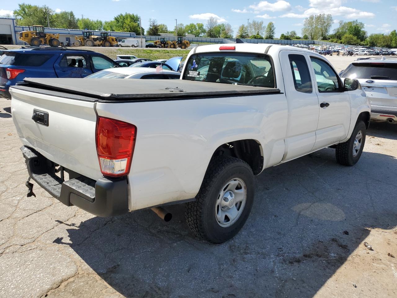 2017 Toyota Tacoma Access Cab vin: 5TFRX5GN2HX100735