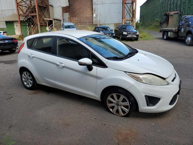 Vin: 3fadp4ej3dm123256, lot: 52581894, ford fiesta se 20134