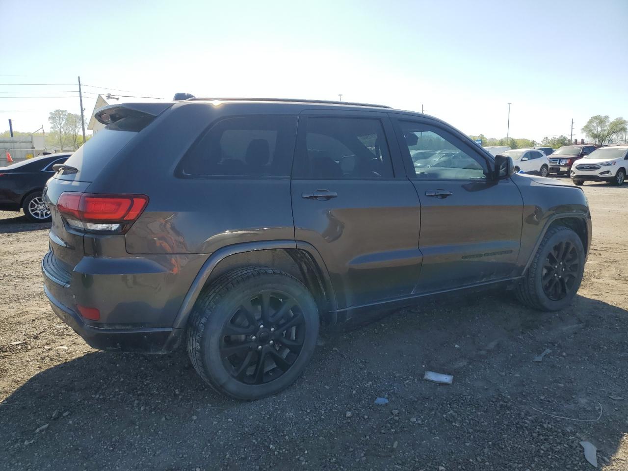 1C4RJFAG2HC767426 2017 Jeep Grand Cherokee Laredo