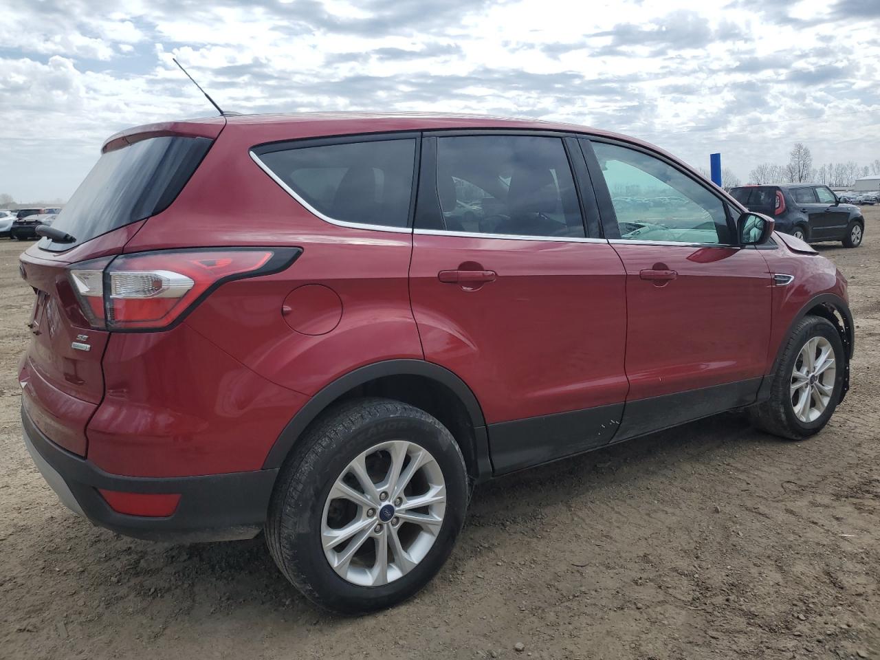 1FMCU0GD5HUE70907 FORD ESCAPE 2017