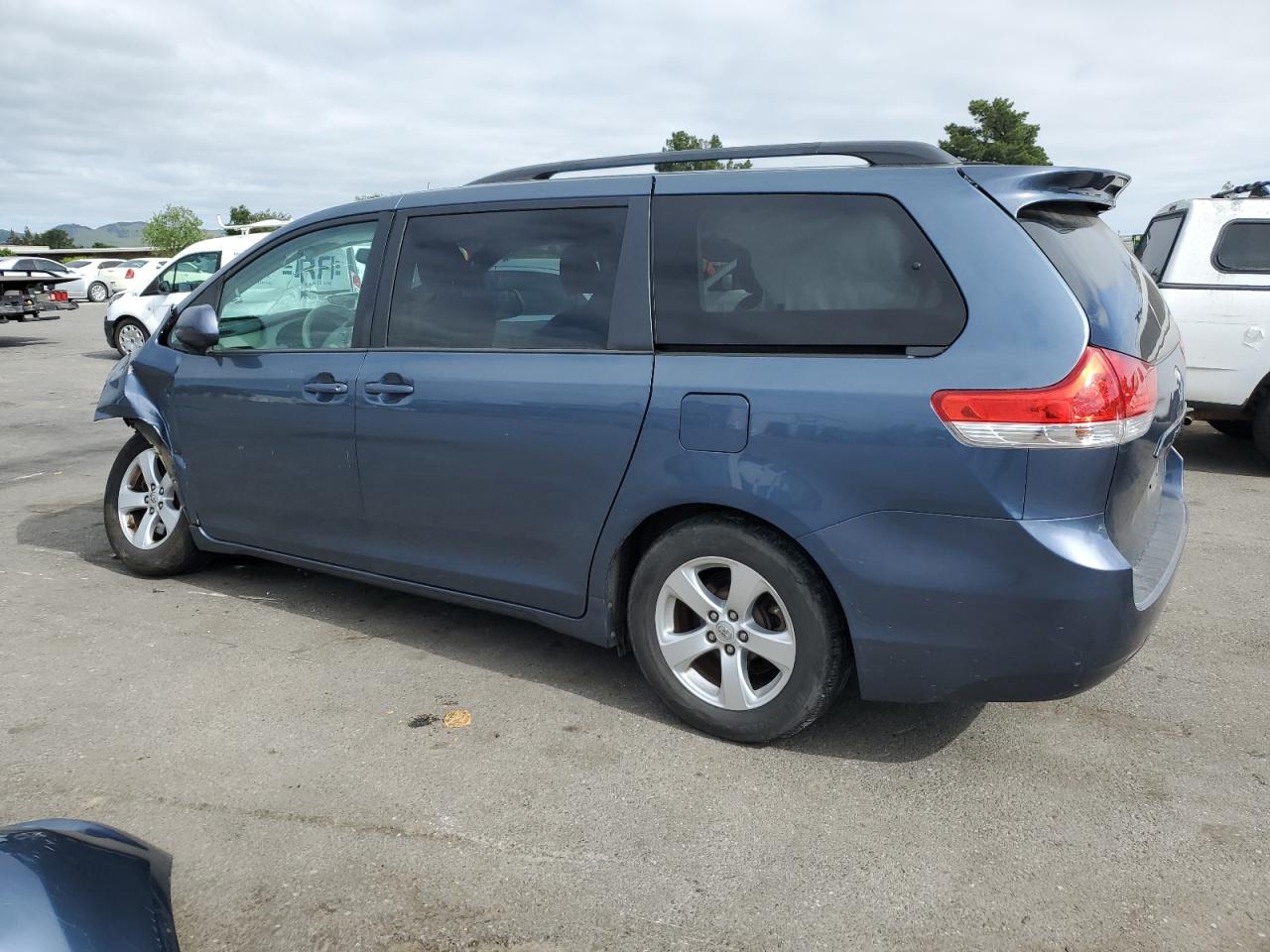 2014 Toyota Sienna Le vin: 5TDKK3DC2ES424065