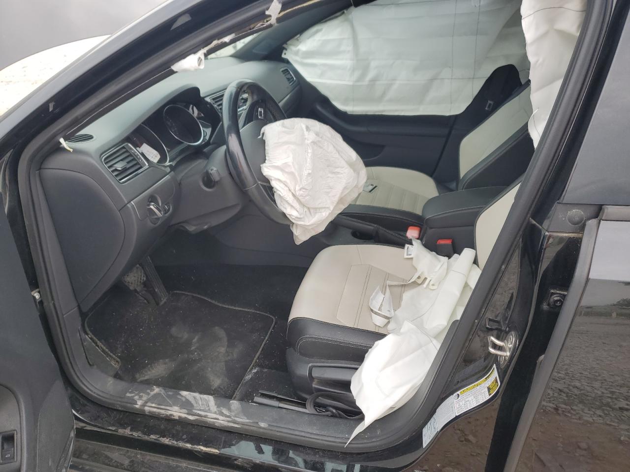 3VWD17AJ1GM250205 2016 Volkswagen Jetta Sport