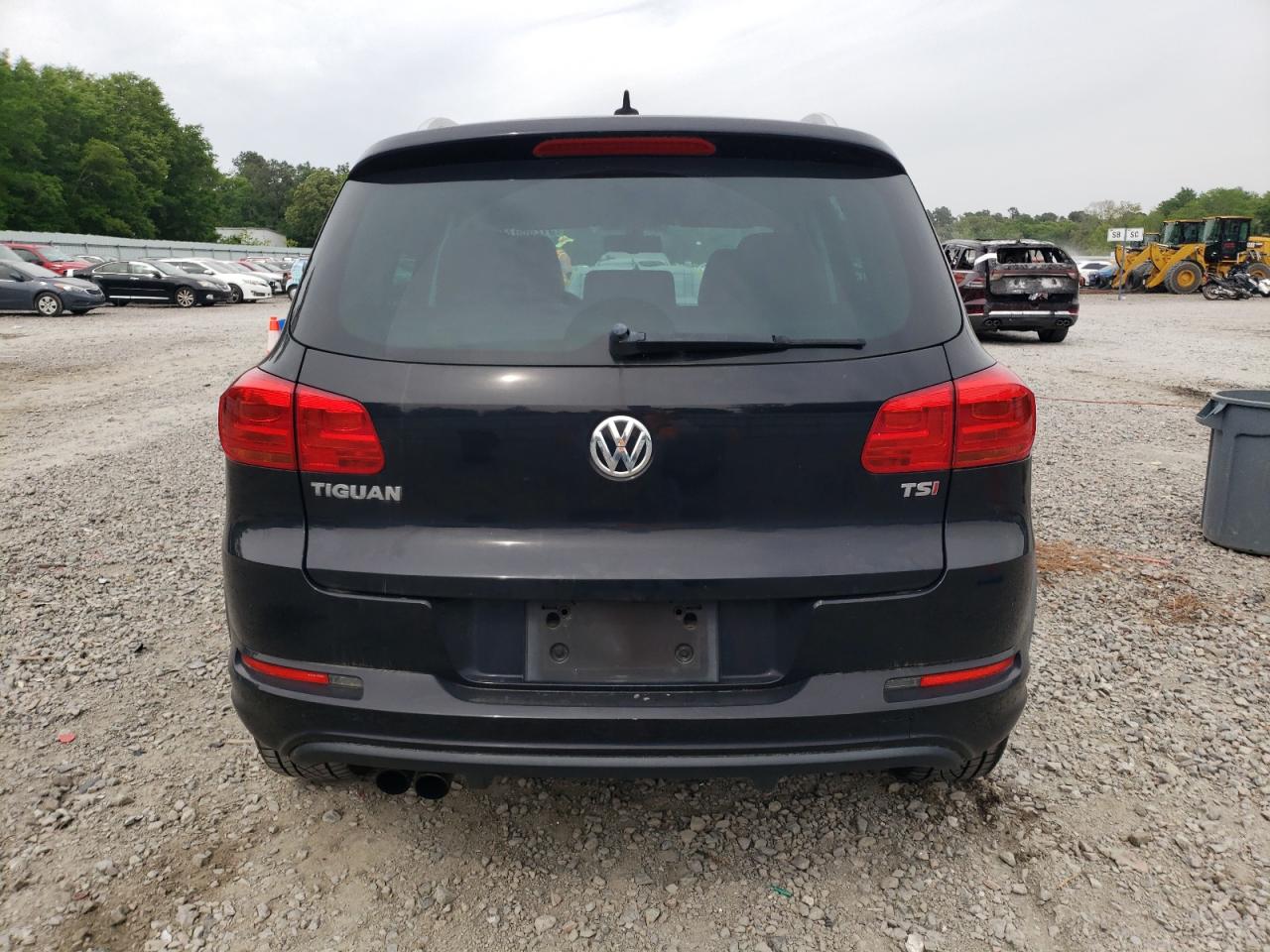 WVGTV7AX2HW505920 2017 Volkswagen Tiguan Sport