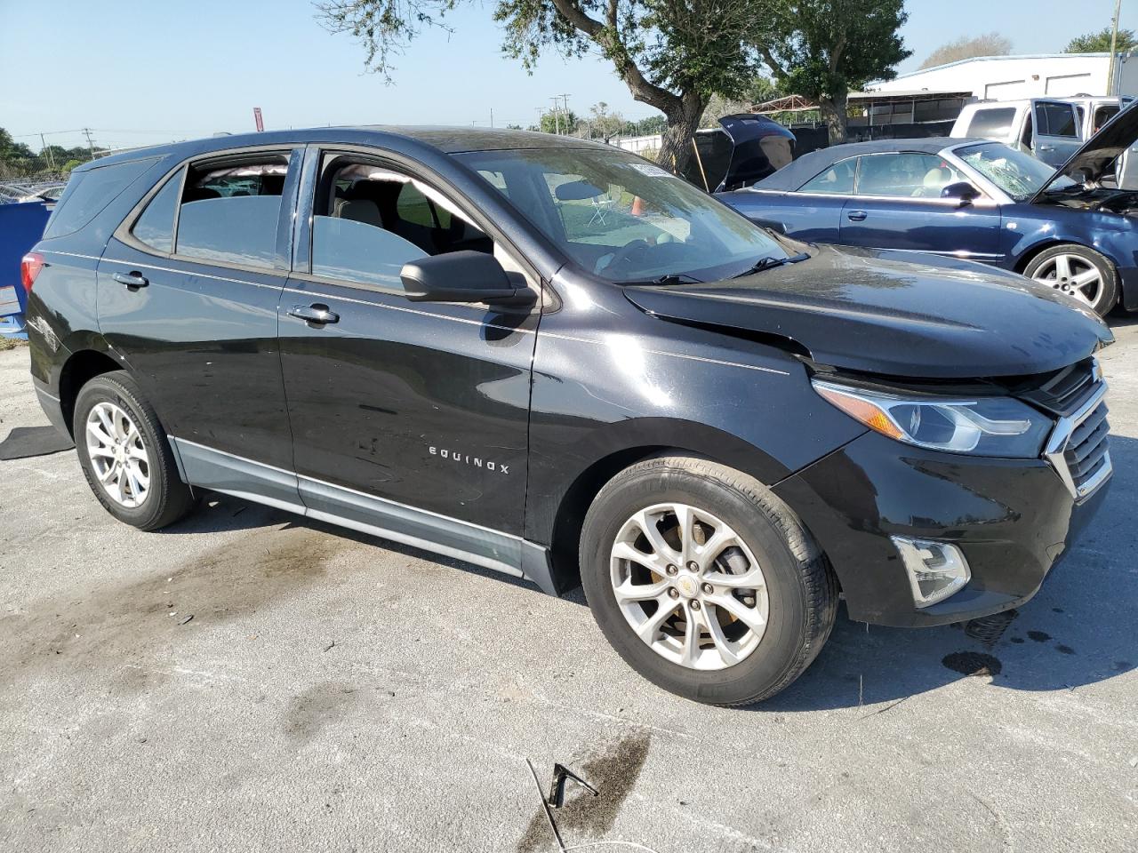 2GNAXHEV1J6328322 2018 Chevrolet Equinox Ls