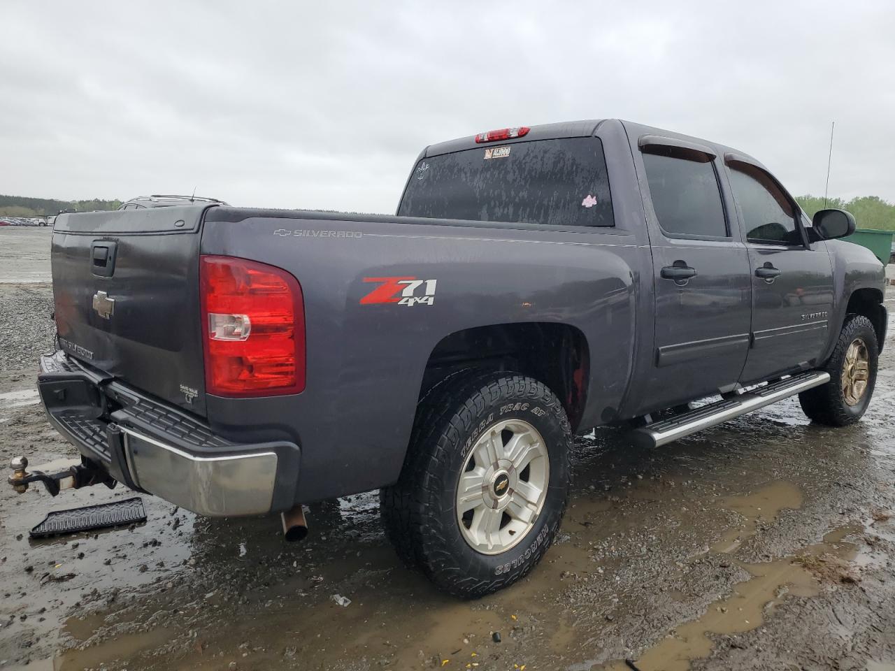 3GCPKSE32BG231035 2011 Chevrolet Silverado K1500 Lt