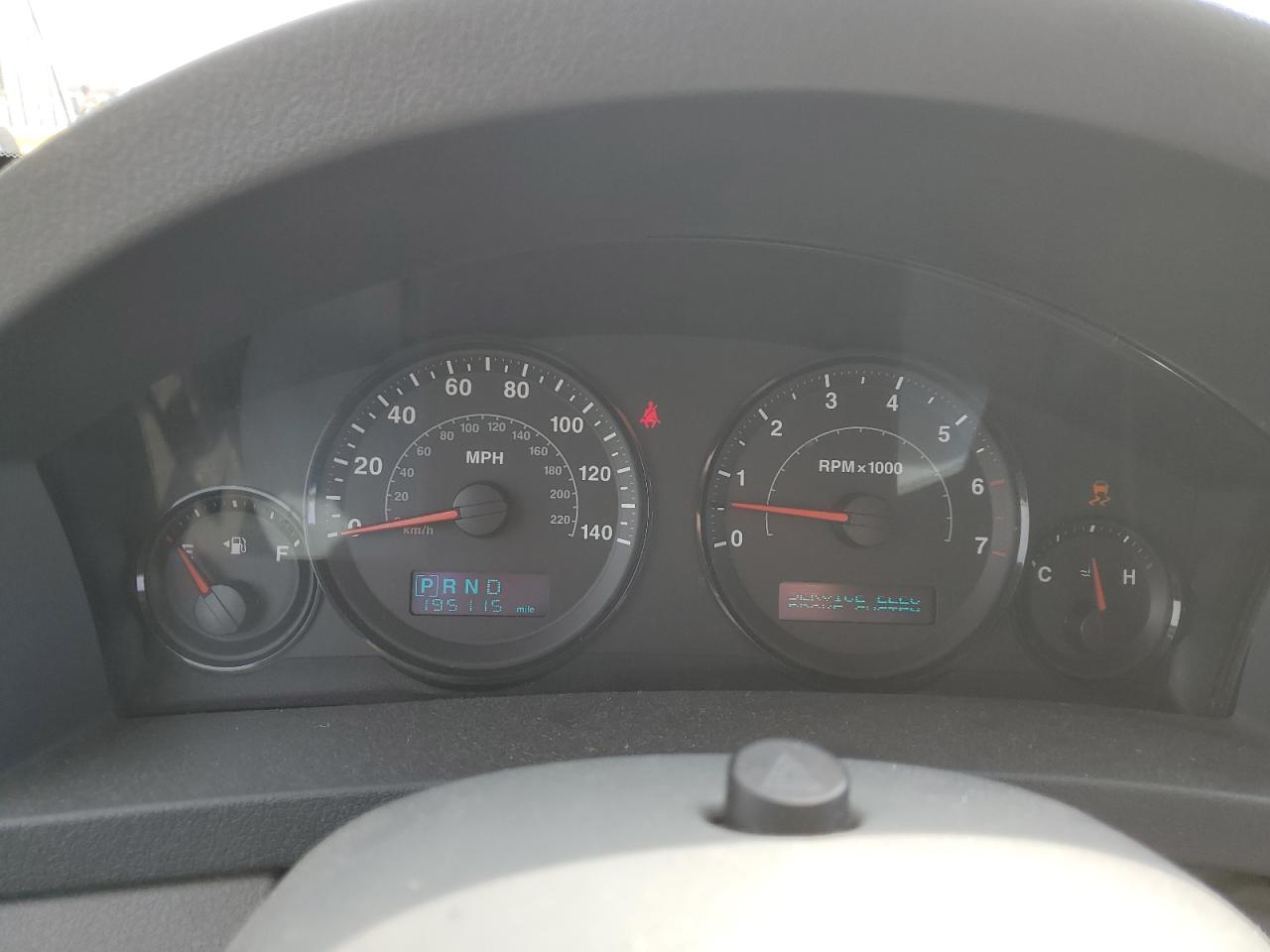 1J4GR48K15C662736 2005 Jeep Grand Cherokee Laredo