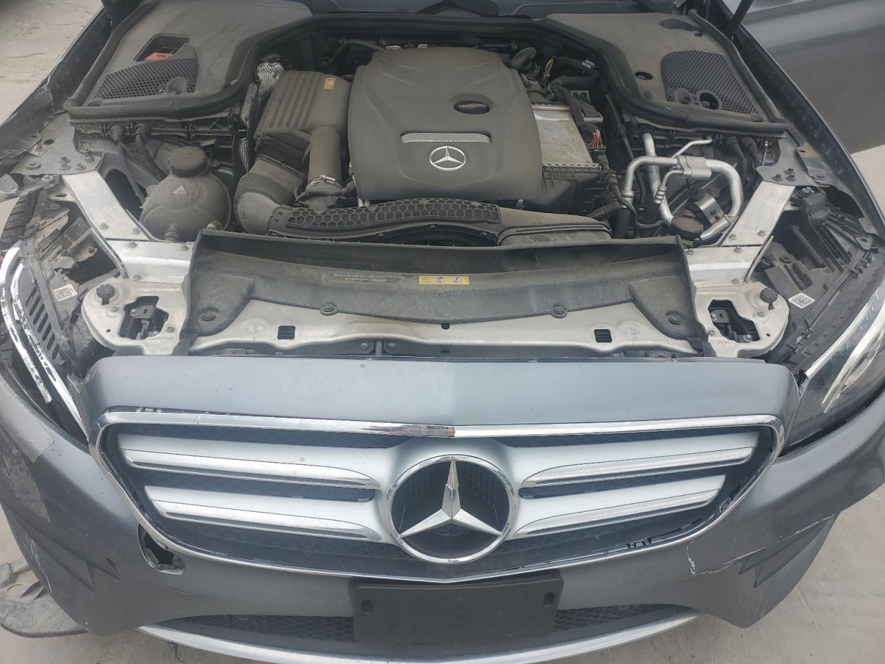 2018 Mercedes-Benz E 300 vin: WDDZF4JB5JA349511