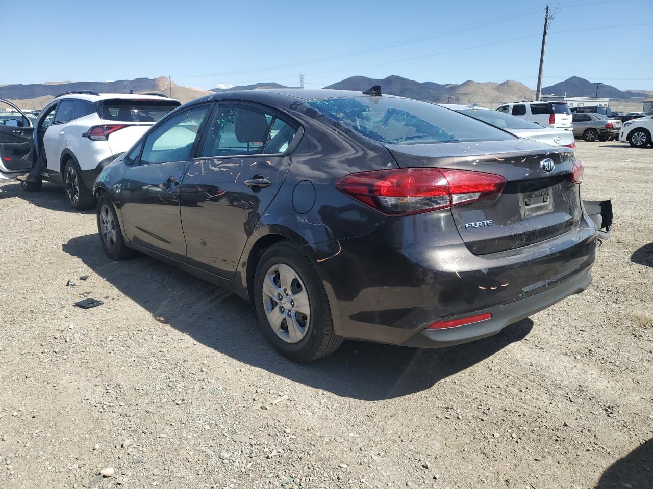 3KPFK4A77HE112403 2017 Kia Forte Lx