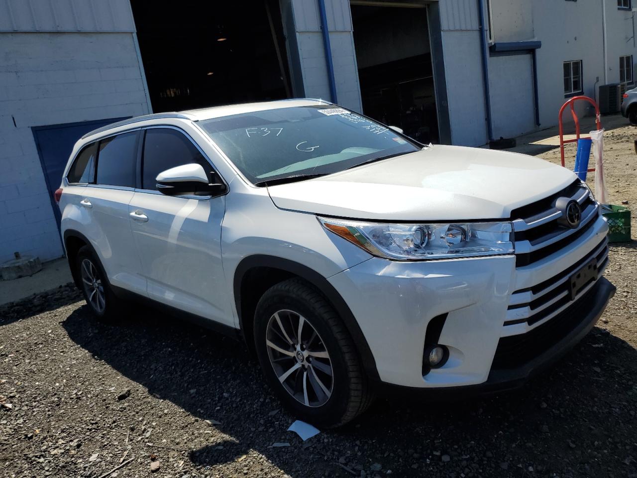 5TDJZRFH4KS622869 2019 Toyota Highlander Se