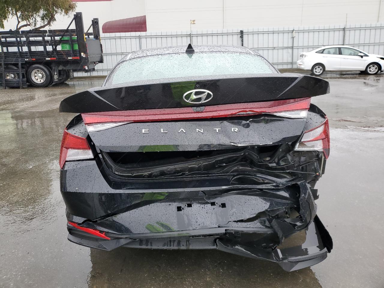 2022 Hyundai Elantra Sel vin: KMHLS4AG8NU260801