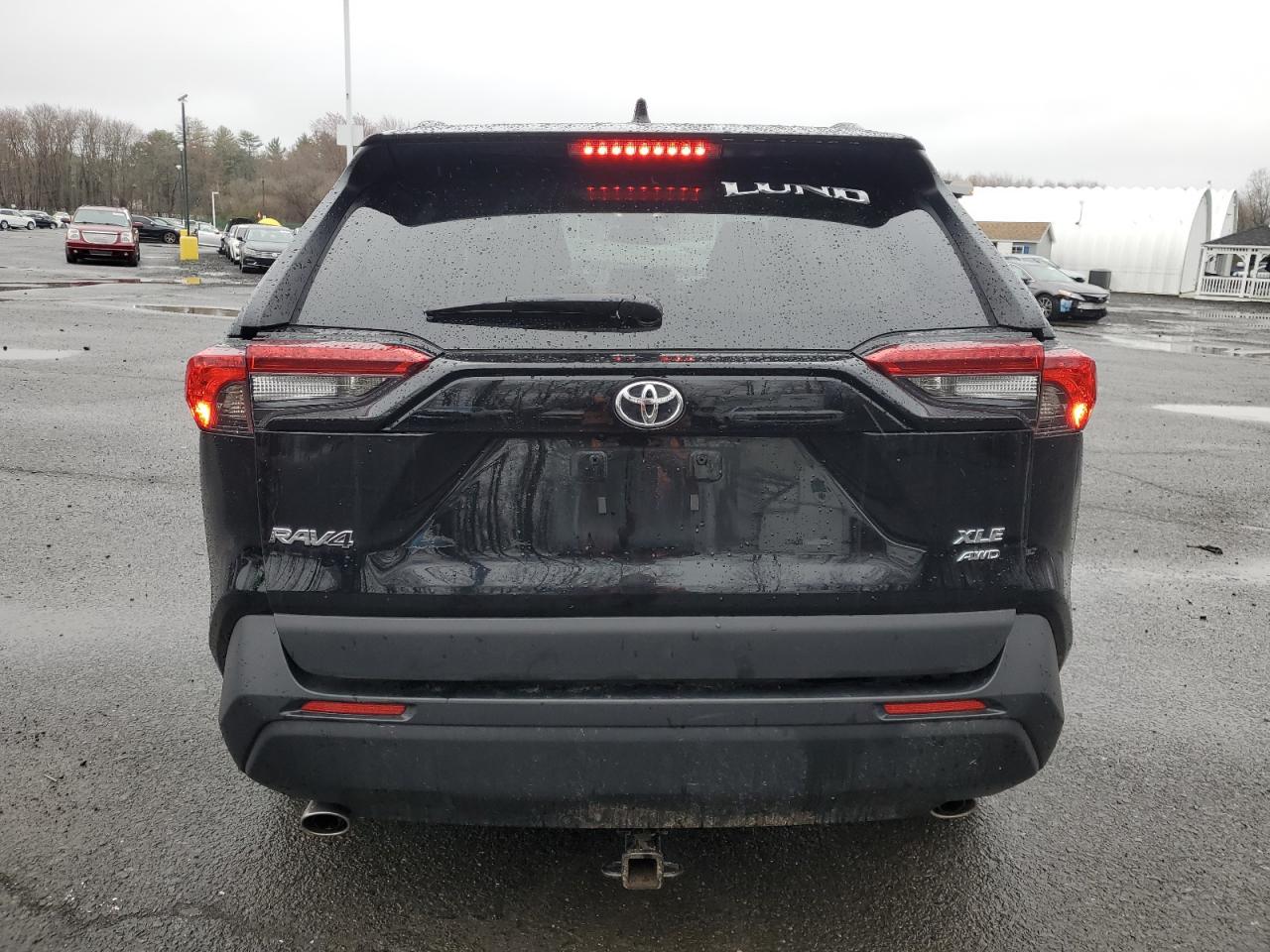 2T3A1RFV8NC314928 2022 Toyota Rav4 Xle Premium