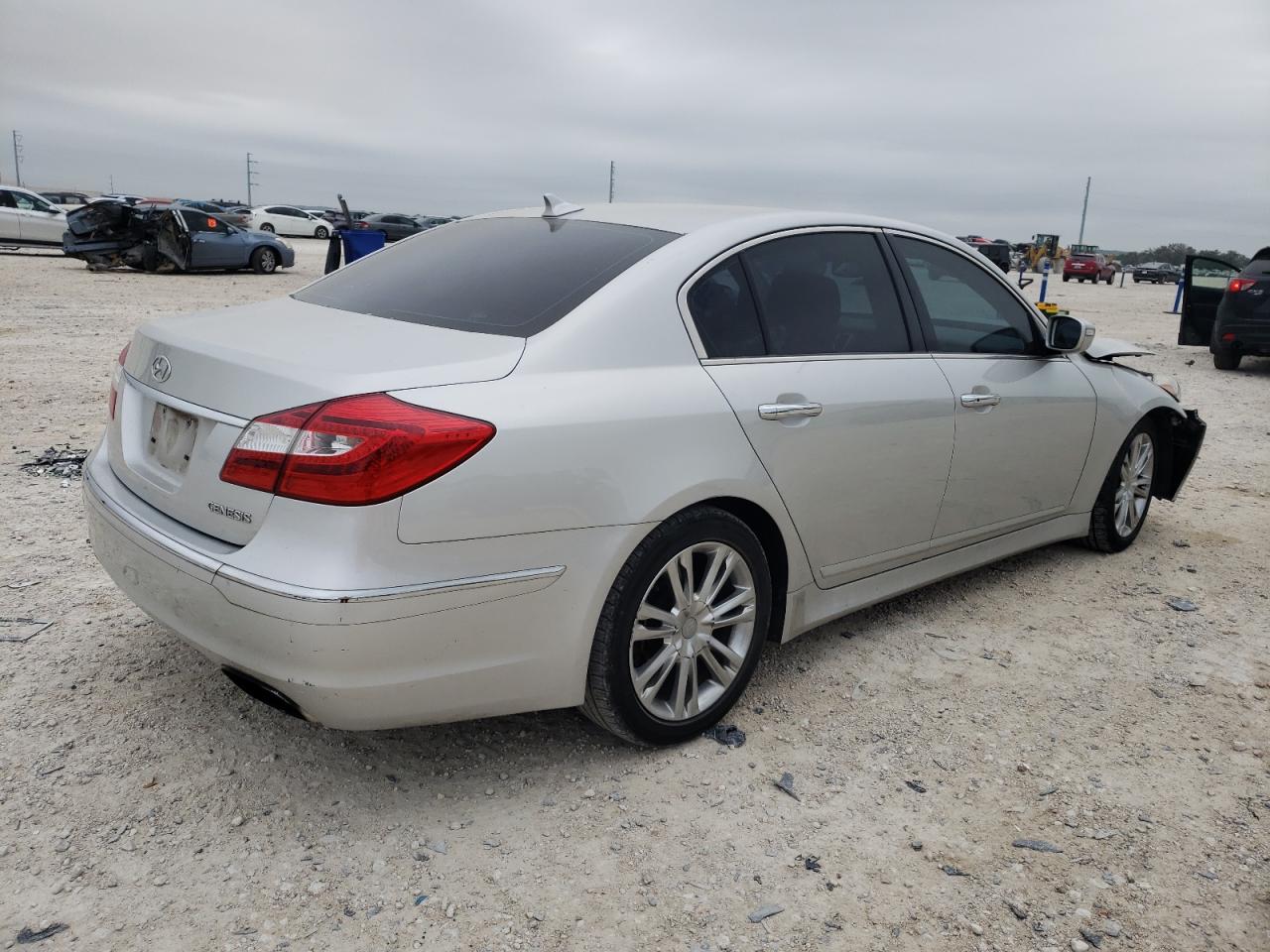 KMHGC4DDXDU239138 2013 Hyundai Genesis 3.8L