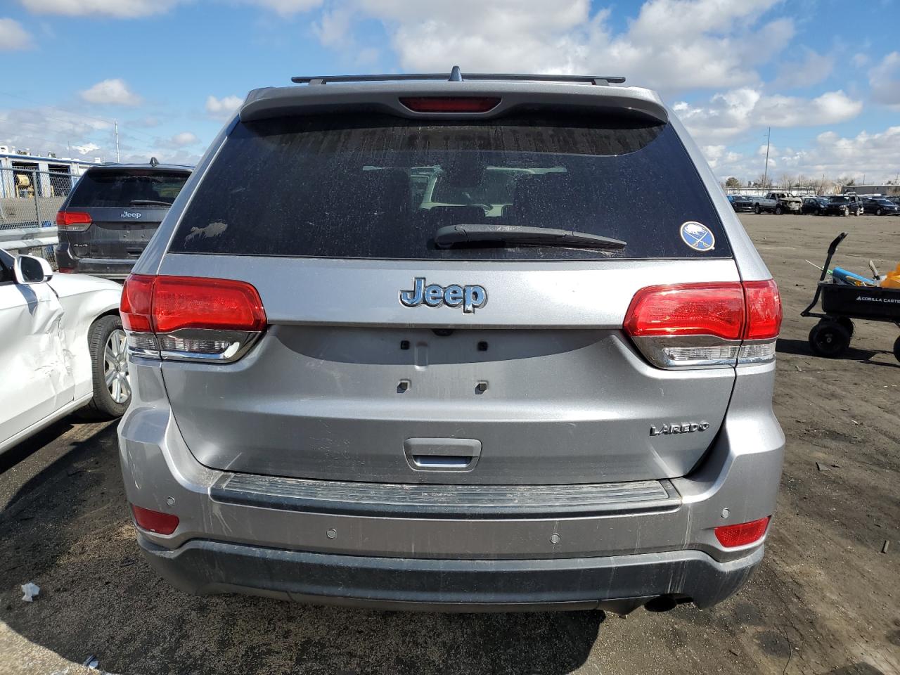 1C4RJEAG5JC397458 2018 Jeep Grand Cherokee Laredo