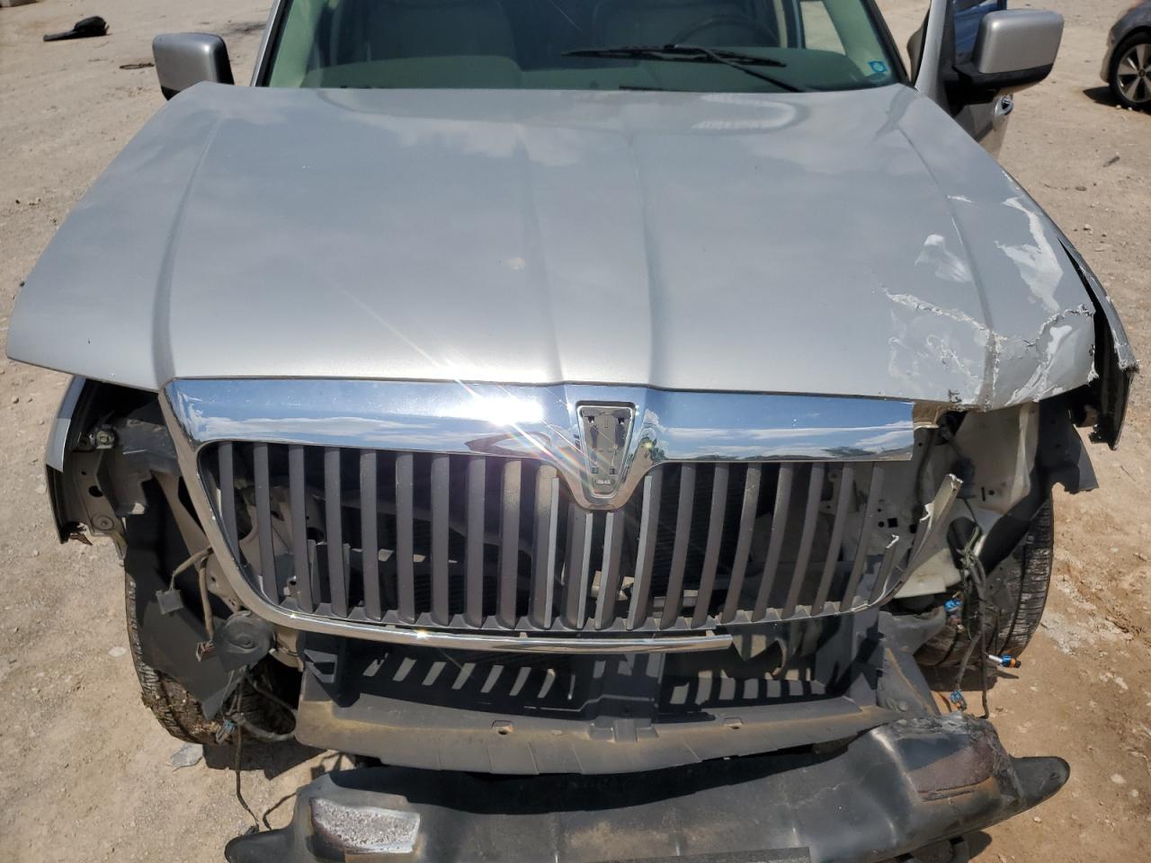 5LMFU27R94LJ07818 2004 Lincoln Navigator