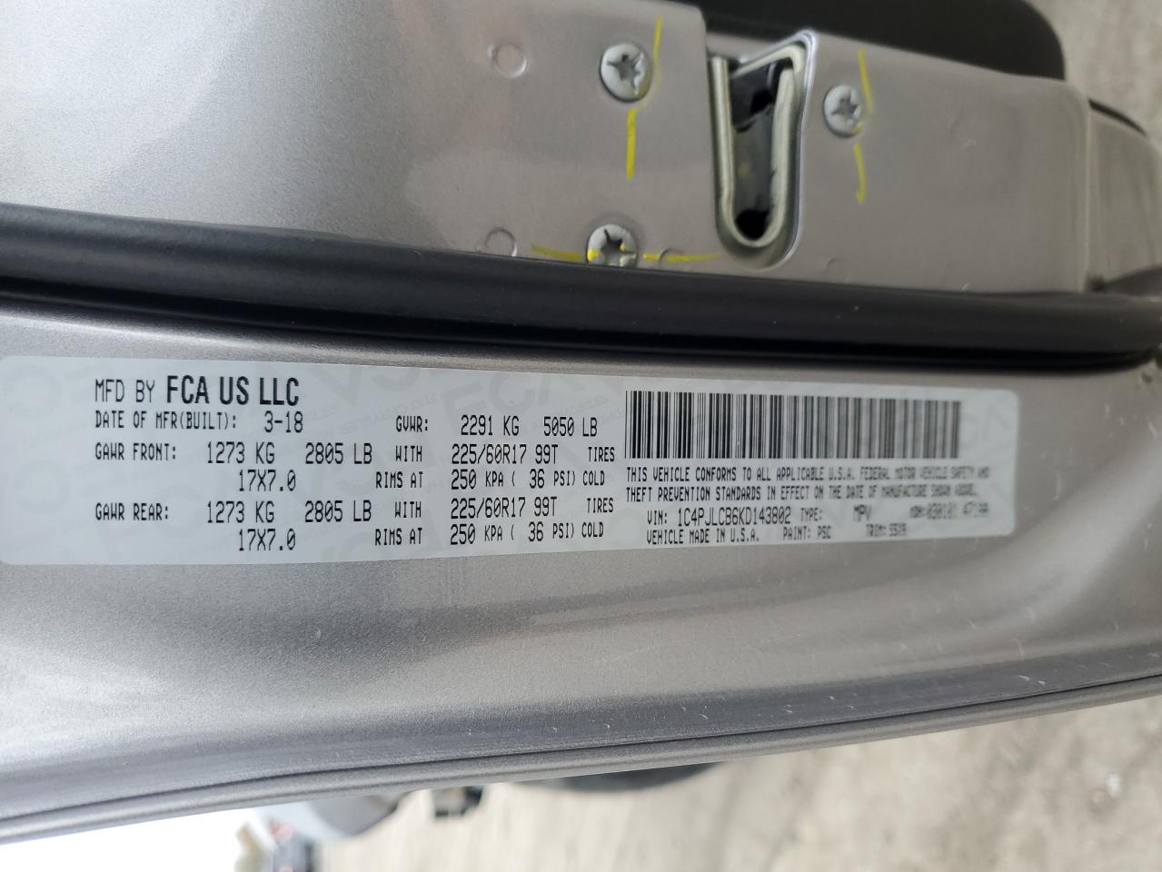 1C4PJLCB6KD143802 2019 Jeep Cherokee Latitude