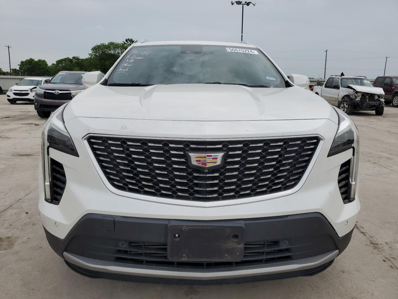 1GYFZCR48KF110439 2019 Cadillac Xt4 Premium Luxury