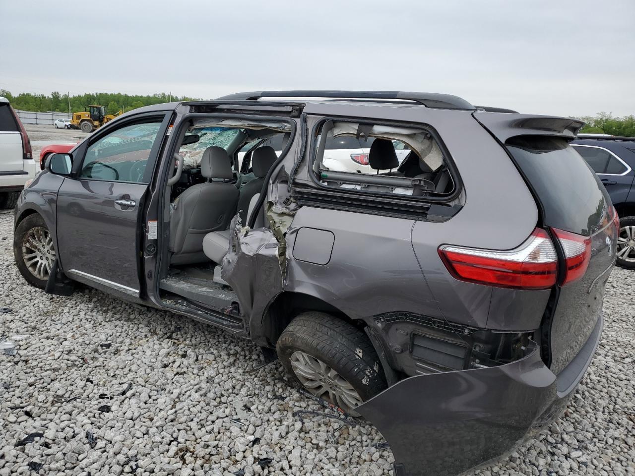 5TDYK3DC5GS738077 2016 Toyota Sienna Xle