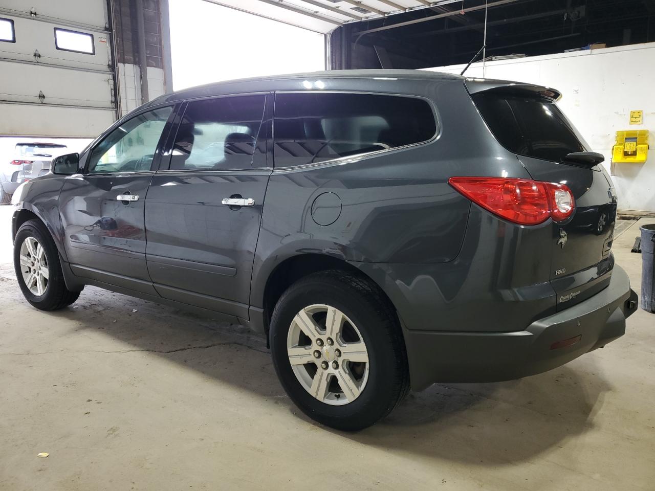 1GNKVGED1BJ179832 2011 Chevrolet Traverse Lt