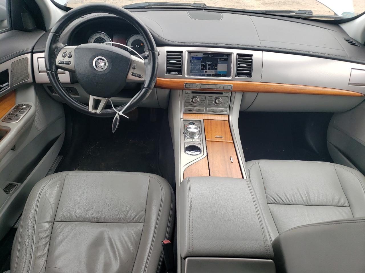 SAJWA05B49HR43283 2009 Jaguar Xf Luxury