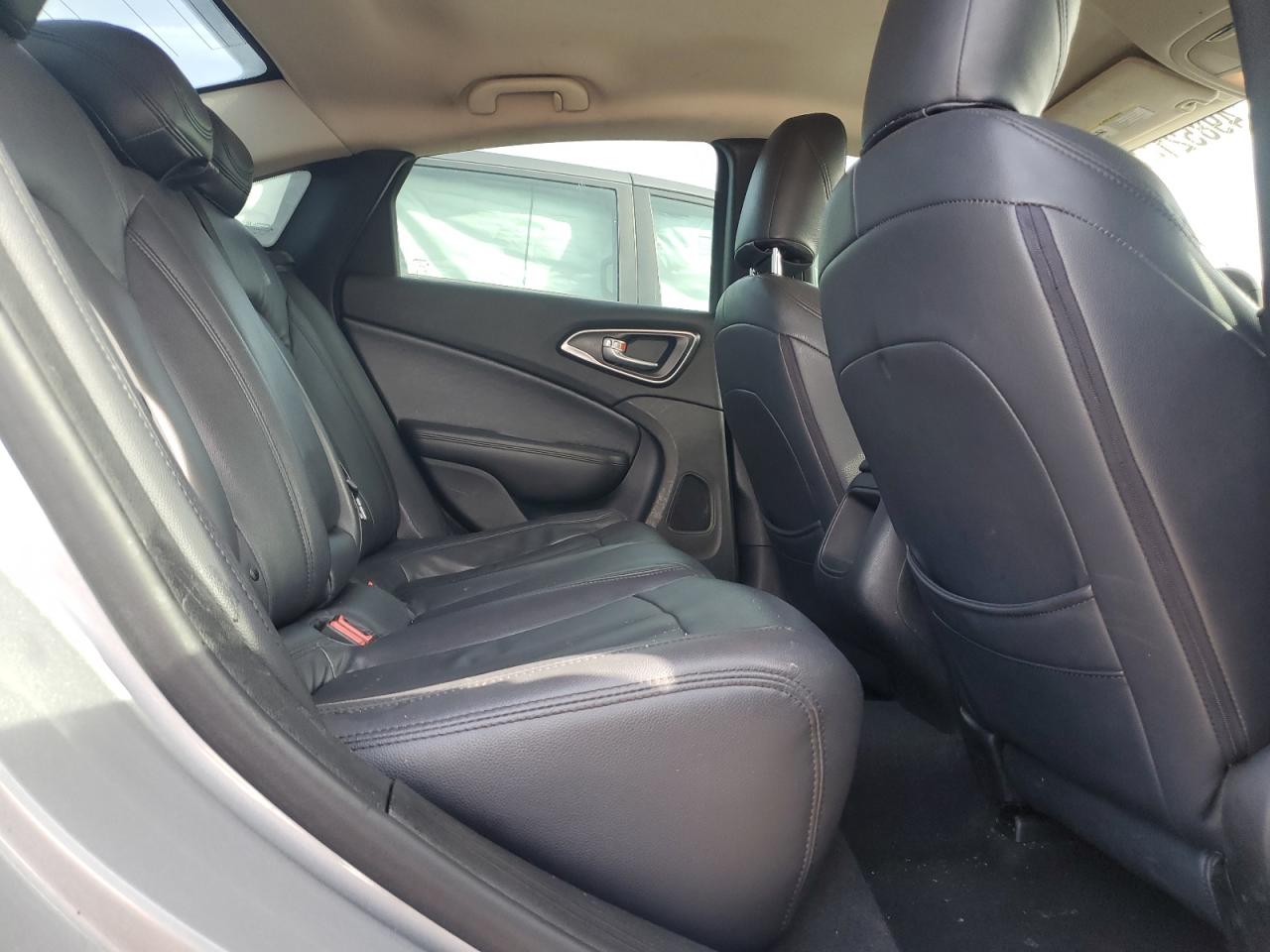 1C3CCCAB1FN661588 2015 Chrysler 200 Limited