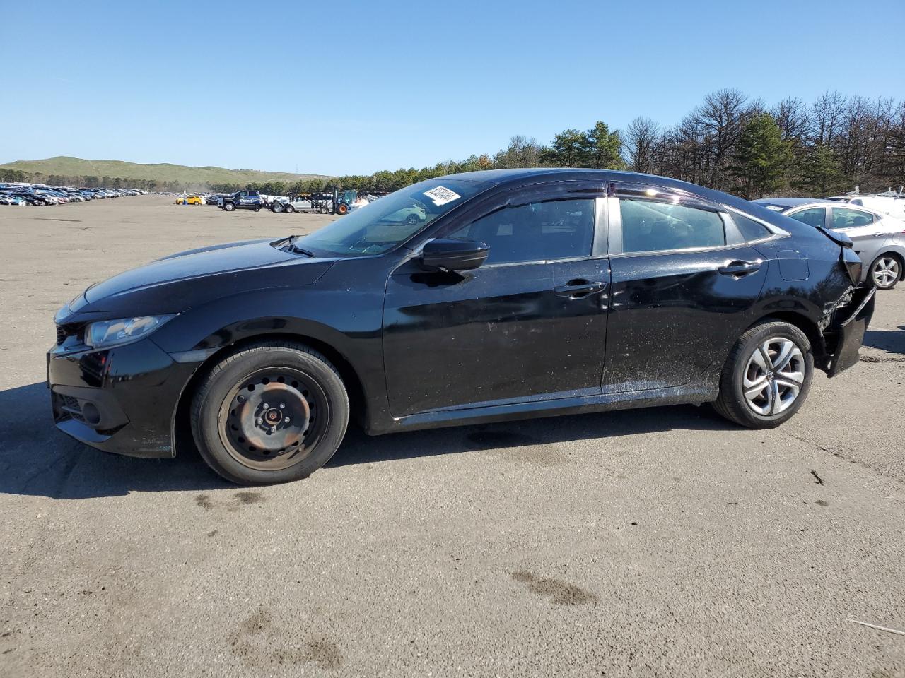 2HGFC2F52JH513913 2018 Honda Civic Lx