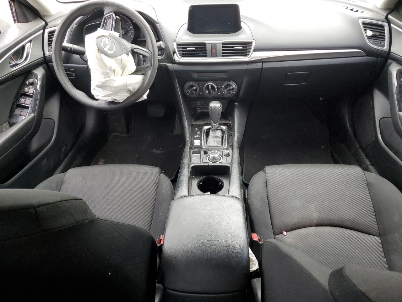3MZBN1U72JM212725 2018 Mazda 3 Sport
