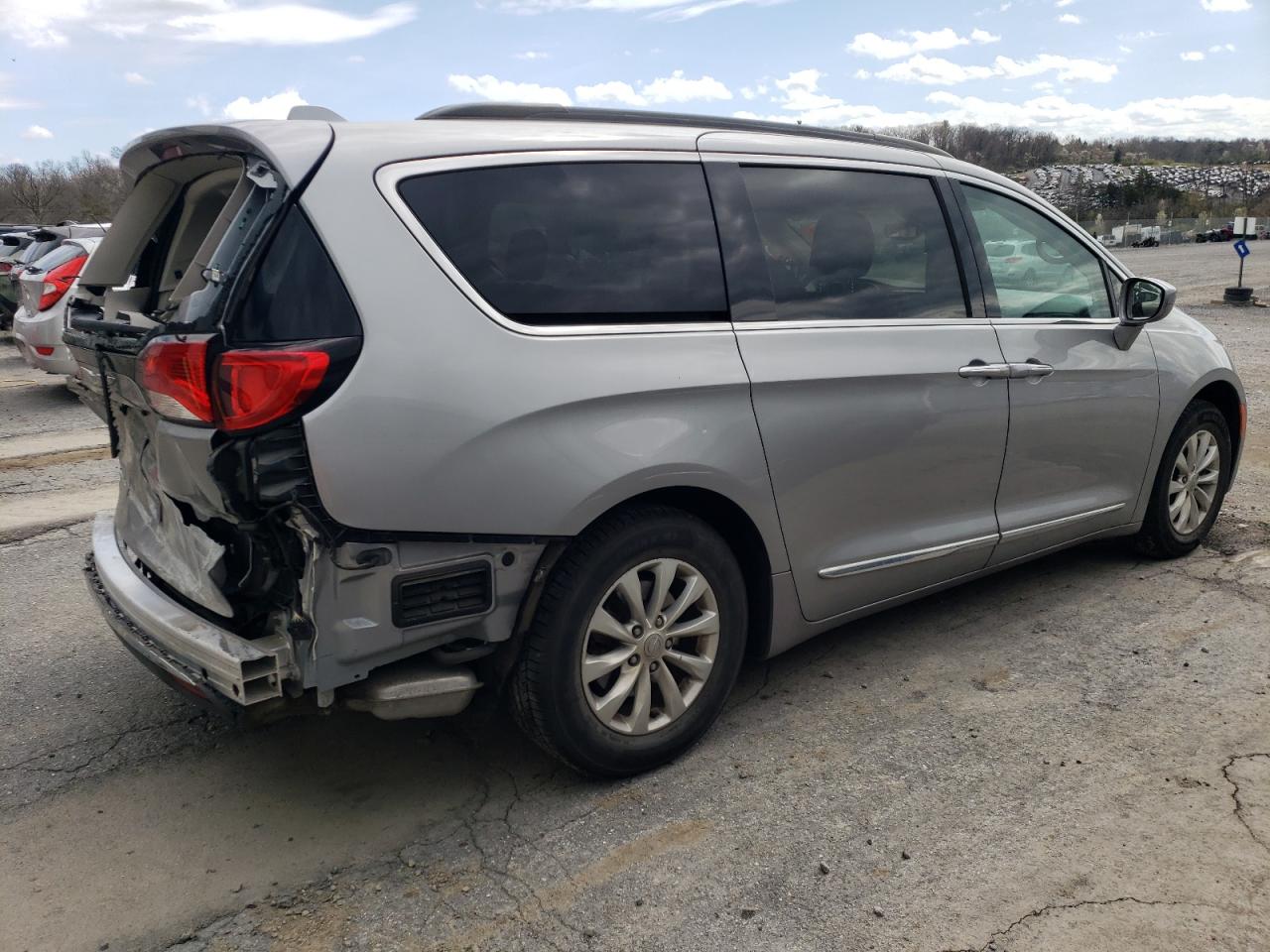 2C4RC1BG7HR739740 2017 Chrysler Pacifica Touring L