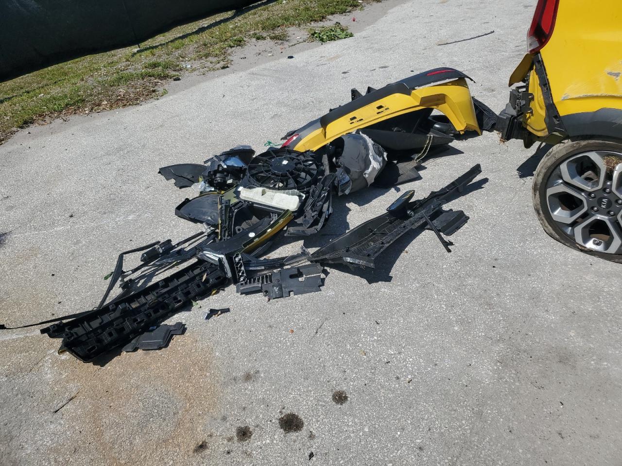 KNDJ23AU9L7122689 2020 Kia Soul Lx