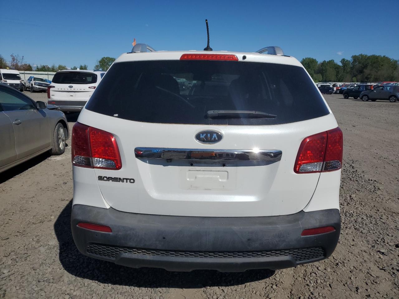 5XYKT4A12BG030192 2011 Kia Sorento Base