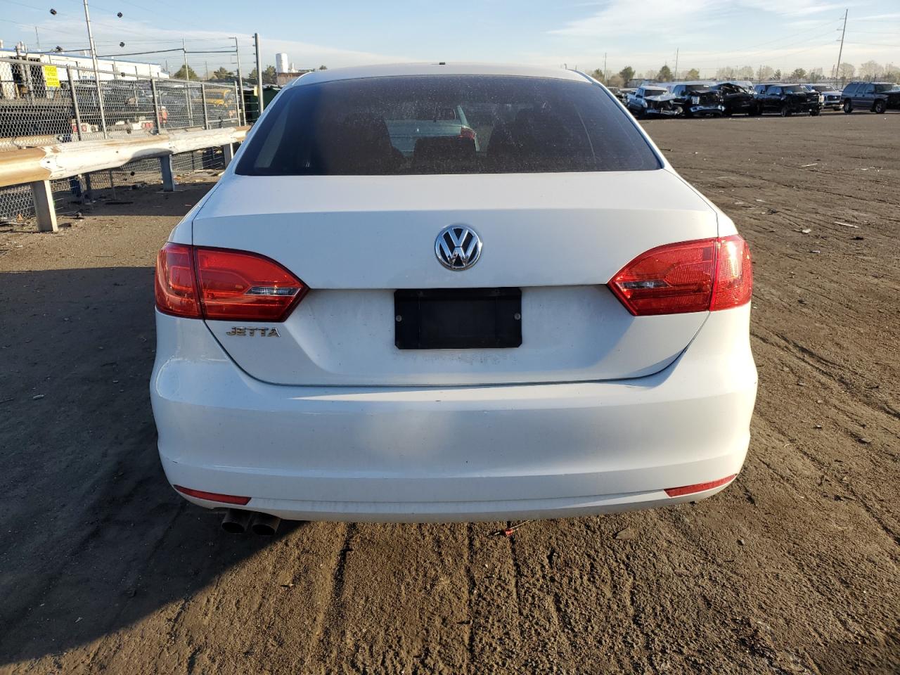 3VW2K7AJ2EM409945 2014 Volkswagen Jetta Base
