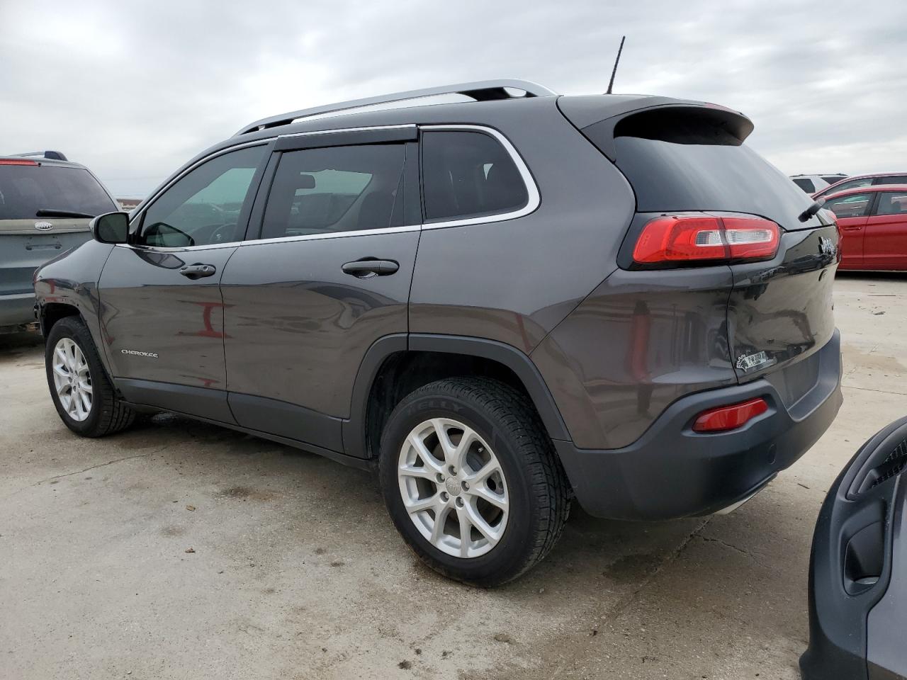 1C4PJLLX5JD561889 2018 Jeep Cherokee Latitude Plus