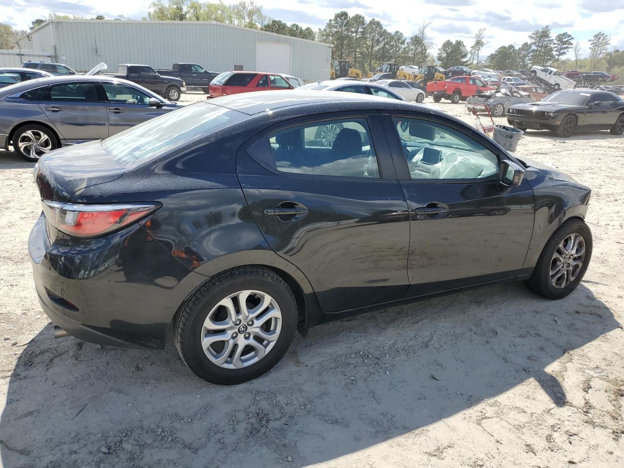 3MYDLBYV1HY172416 TOYOTA YARIS 2017