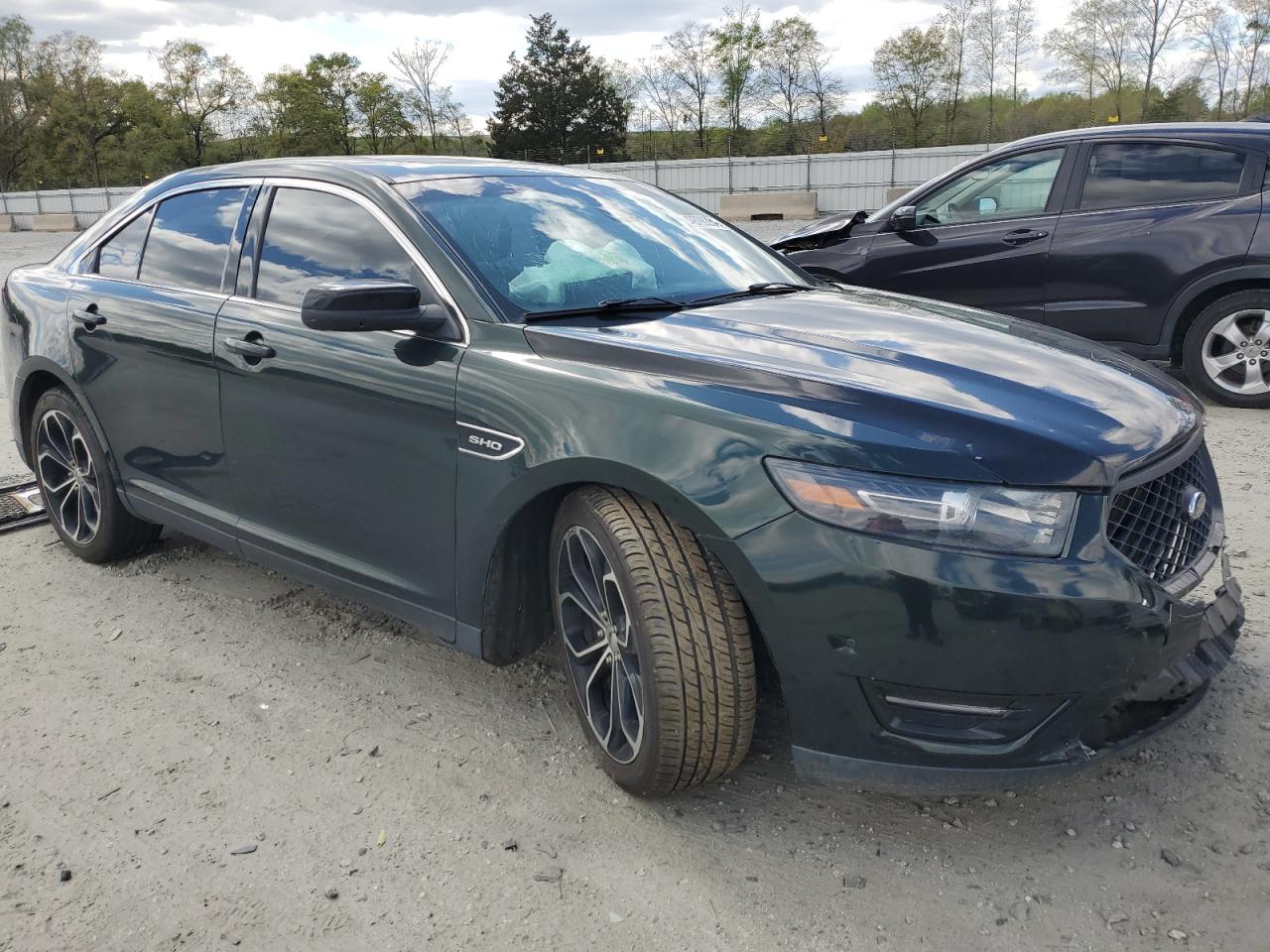 1FAHP2KT7DG135786 2013 Ford Taurus Sho