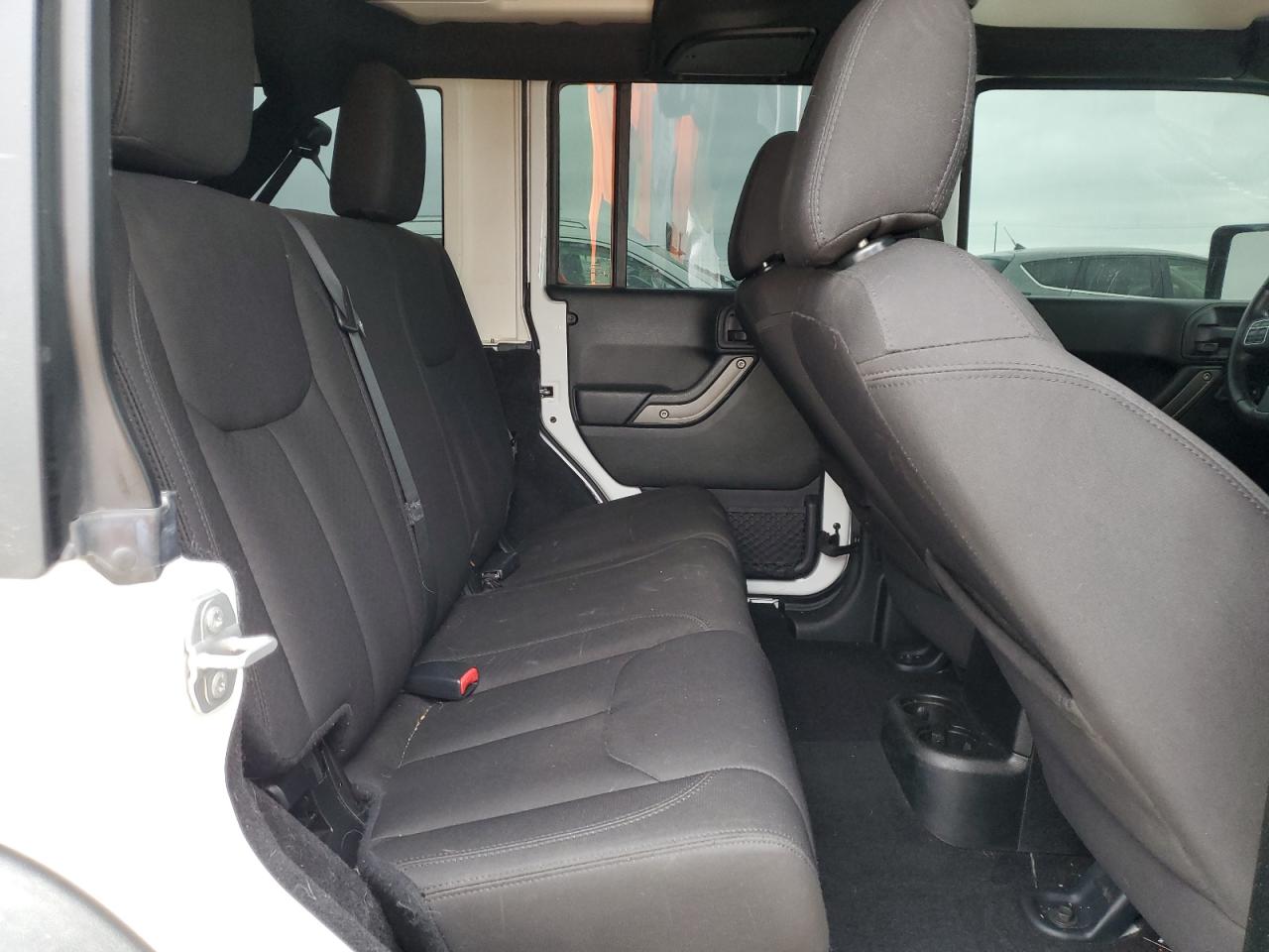 1C4BJWDG0GL308827 2016 Jeep Wrangler Unlimited Sport