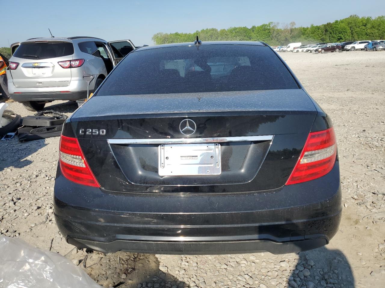 2012 Mercedes-Benz C 250 vin: WDDGF4HB8CA635062