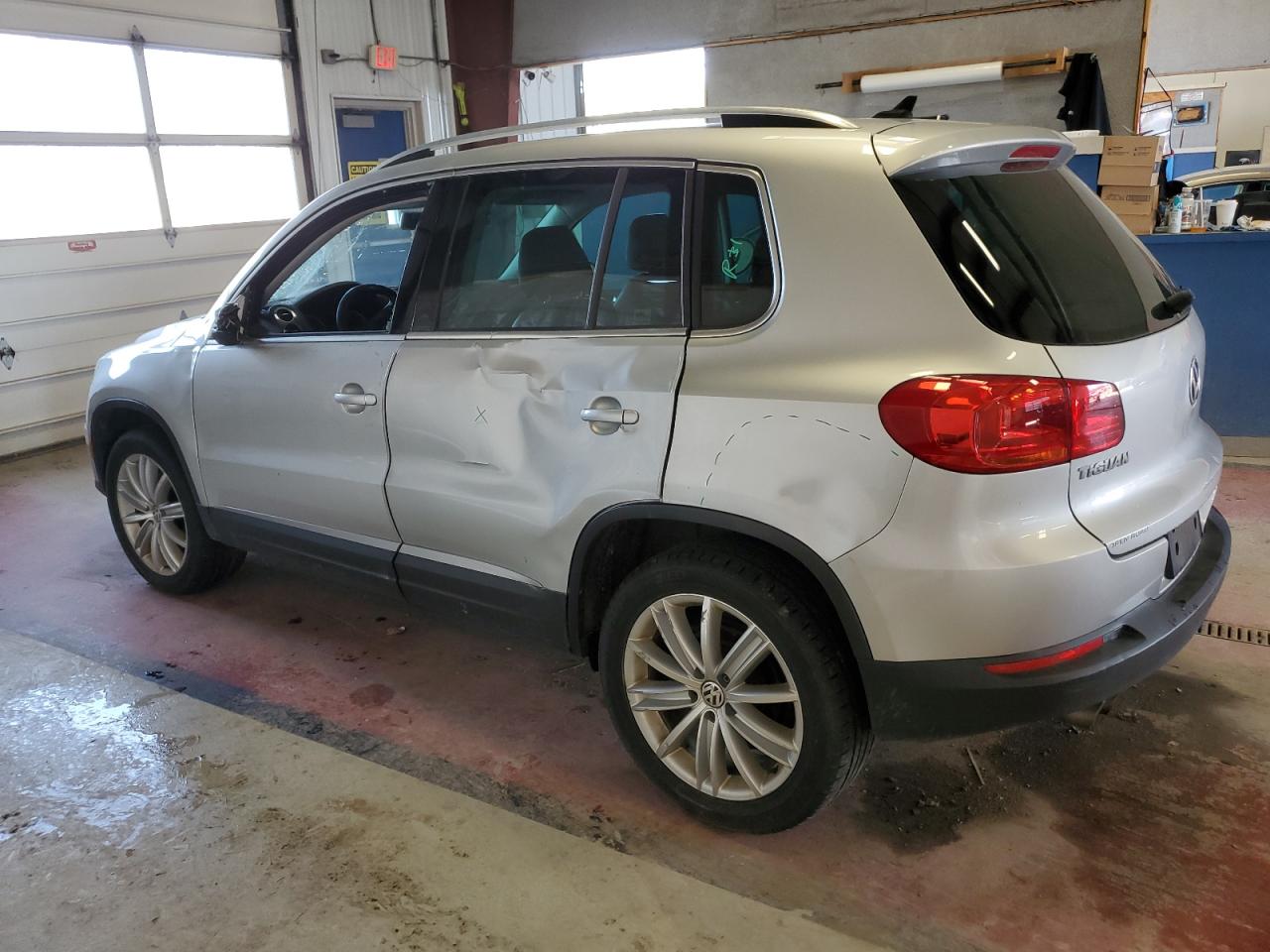 WVGBV7AX2CW559626 2012 Volkswagen Tiguan S