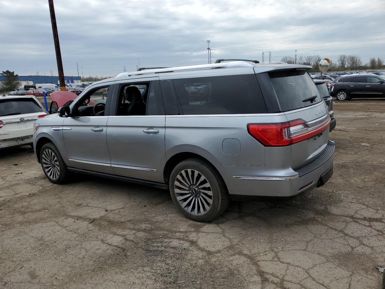 5LMJJ3LT6MEL00605 2021 Lincoln Navigator L Reserve