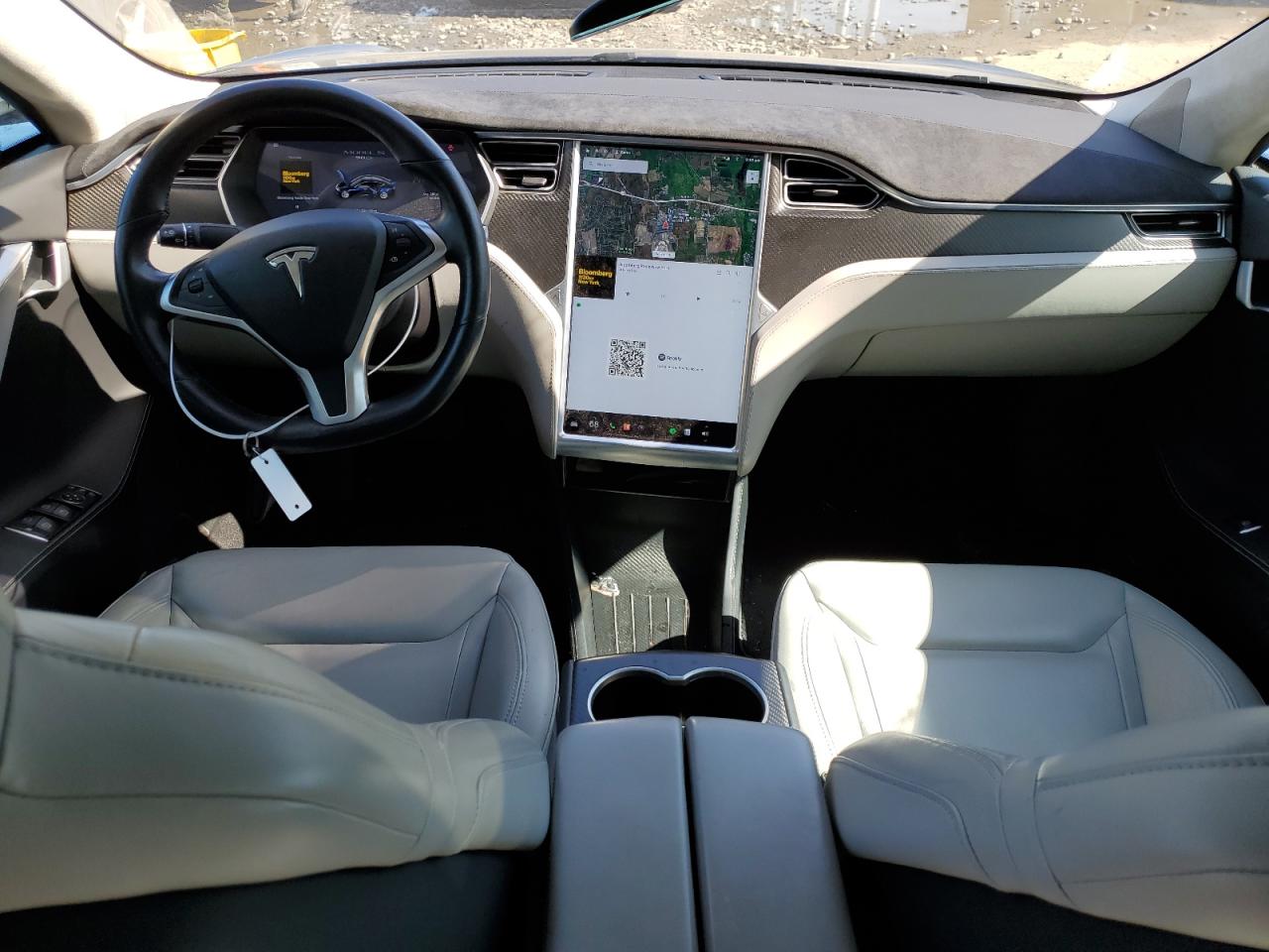 5YJSA1E22FF110841 2015 Tesla Model S