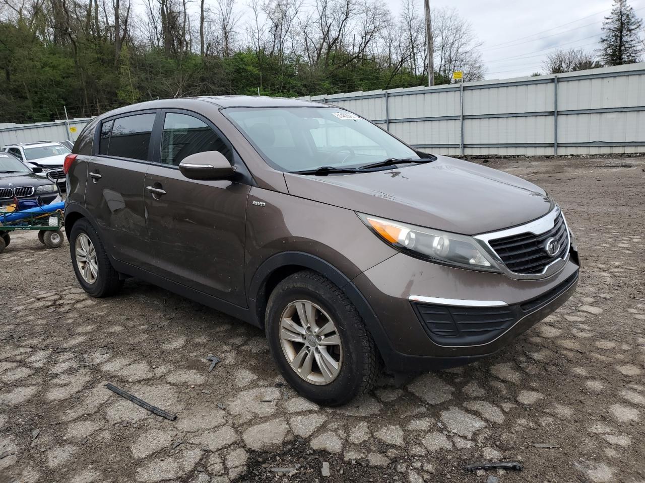 KNDPBCA24B7075935 2011 Kia Sportage Lx