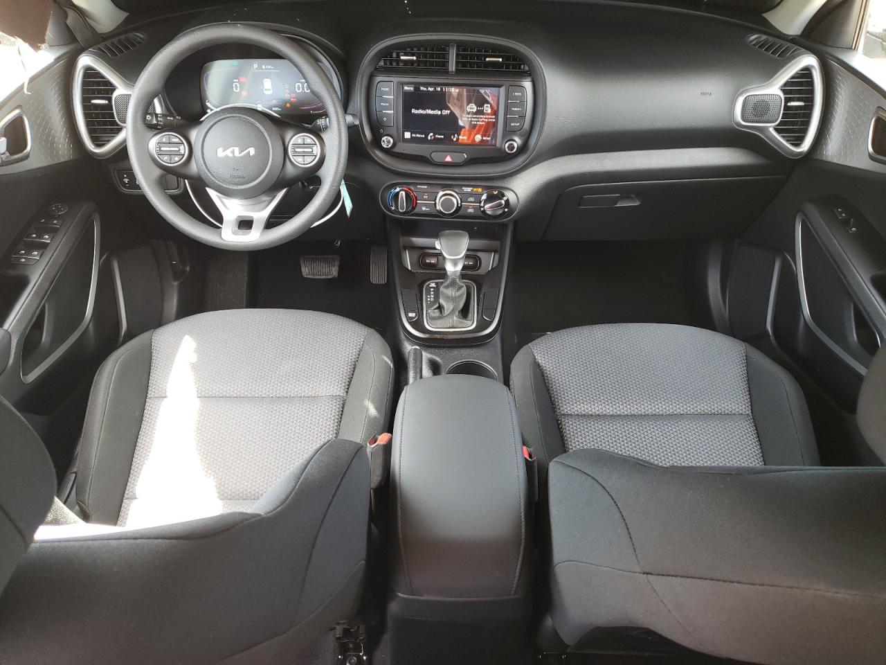 KNDJ23AU7R7909844 2024 Kia Soul Lx