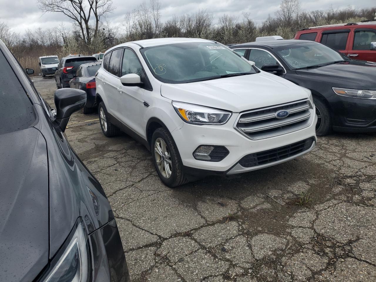 1FMCU9GD0HUF05468 2017 Ford Escape Se