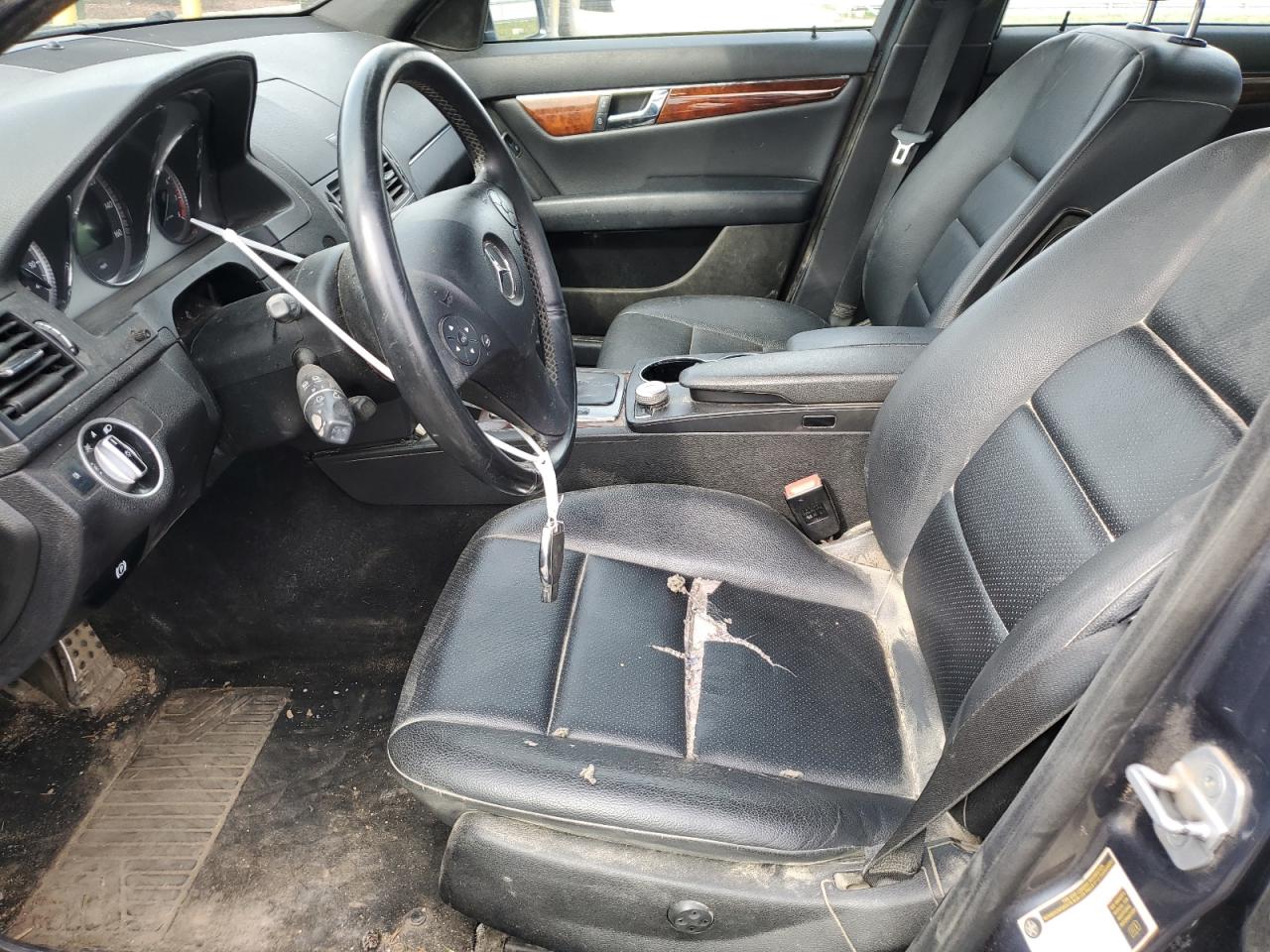 WDDGF8BB9BR175927 2011 Mercedes-Benz C 300 4Matic